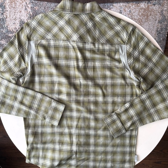 Under Armour Men's Tradesman Flex Flannel Button Down Size Medium New Green - Picture 6 of 9